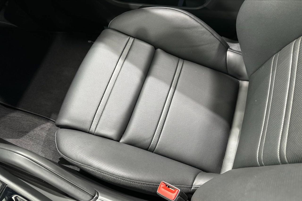 2024 Porsche Cayenne Turbo E-Hybrid Newark DE