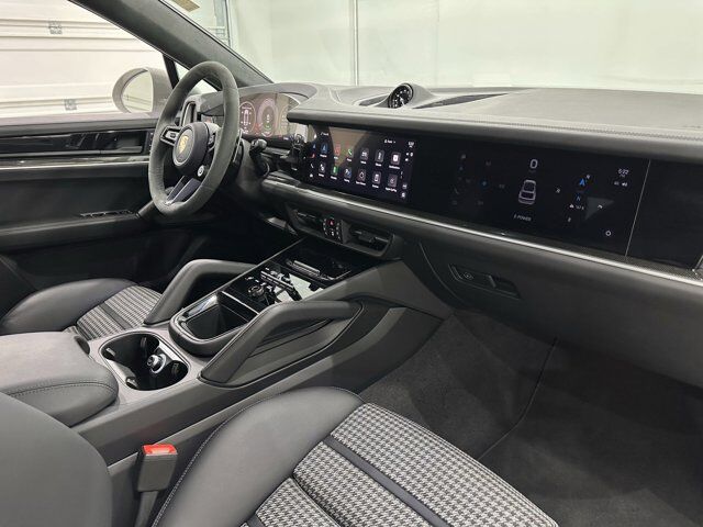 2024 Porsche Cayenne Turbo E-Hybrid Newark DE