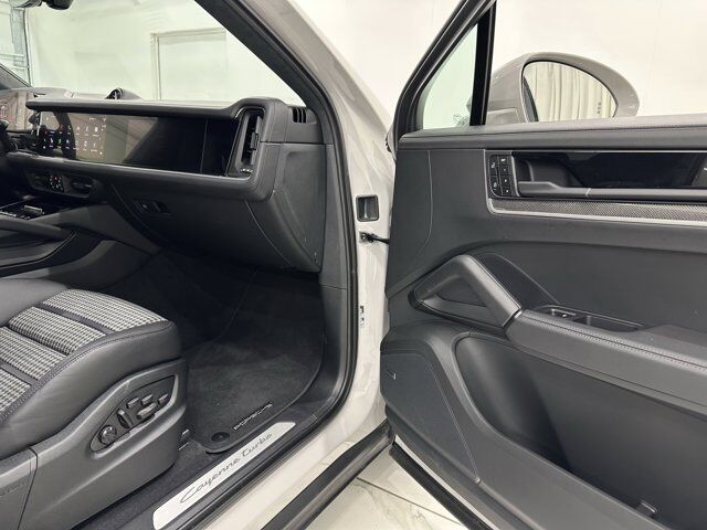 2024 Porsche Cayenne Turbo E-Hybrid Newark DE
