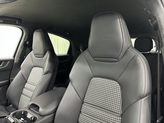 2024 Porsche Cayenne Turbo E-Hybrid Newark DE