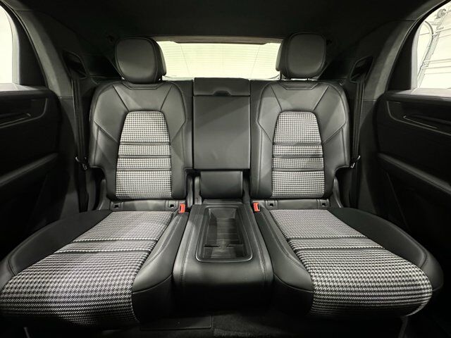 2024 Porsche Cayenne Turbo E-Hybrid Newark DE