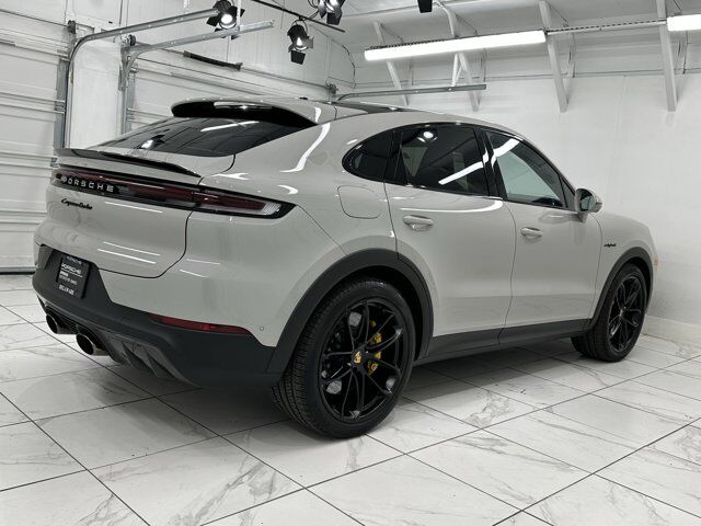 2024 Porsche Cayenne Turbo E-Hybrid Newark DE