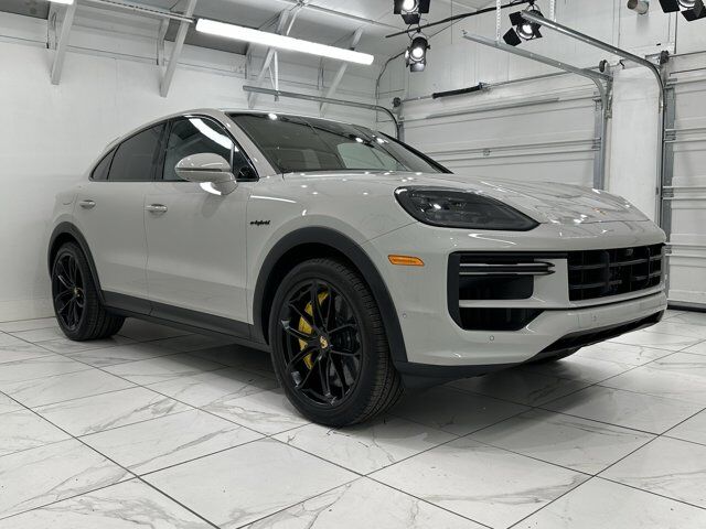 2024 Porsche Cayenne Turbo E-Hybrid Newark DE