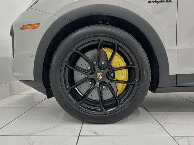 2024 Porsche Cayenne Turbo E-Hybrid Newark DE