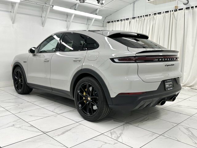 2024 Porsche Cayenne Turbo E-Hybrid Newark DE