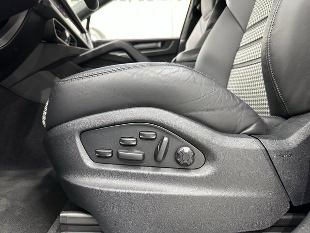 2024 Porsche Cayenne Turbo E-Hybrid Newark DE