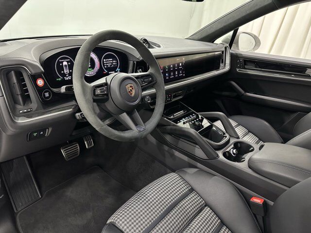 2024 Porsche Cayenne Turbo E-Hybrid Newark DE