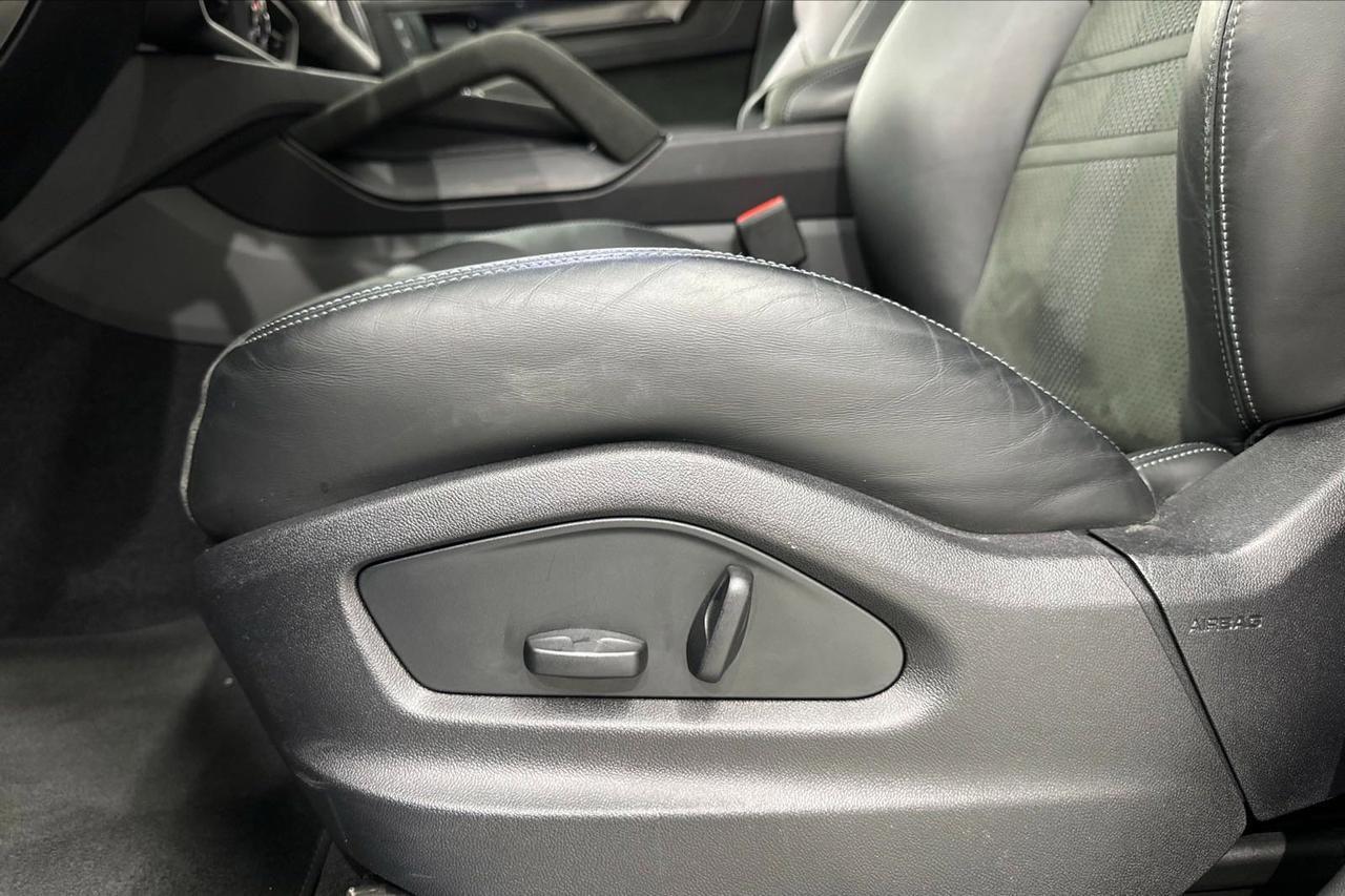 2024 Porsche Cayenne Turbo GT Newark DE