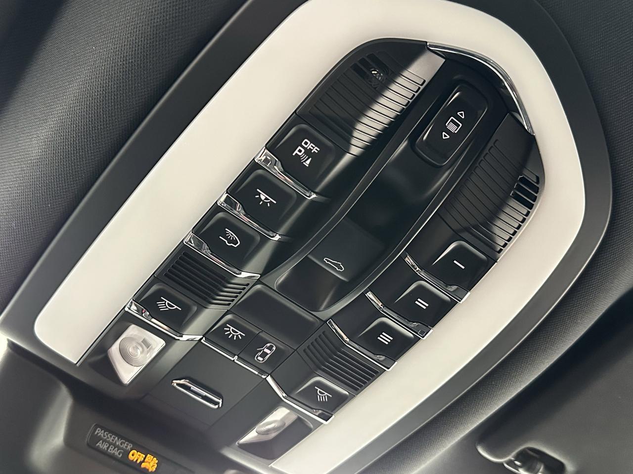 2024 Porsche Macan Newark DE