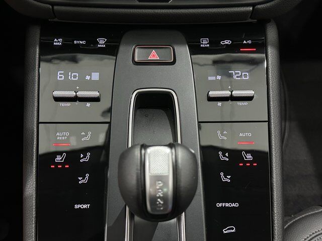 2024 Porsche Macan Newark DE