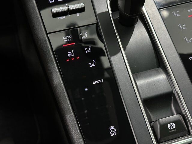 2024 Porsche Macan Newark DE