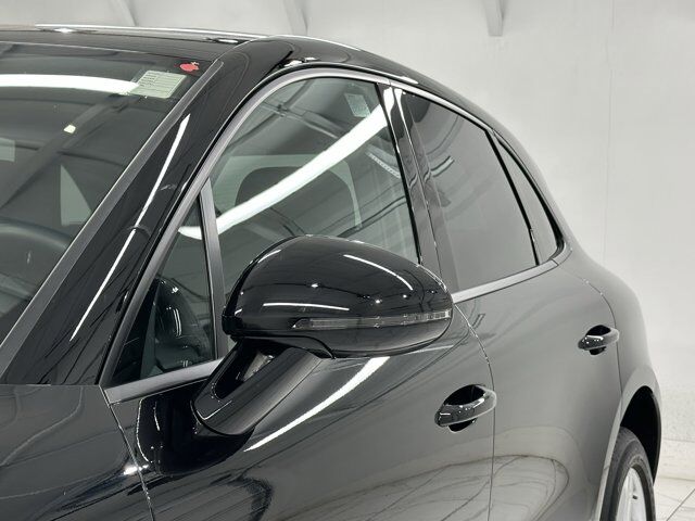 2024 Porsche Macan Newark DE