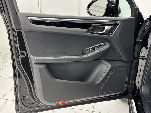 2024 Porsche Macan Newark DE