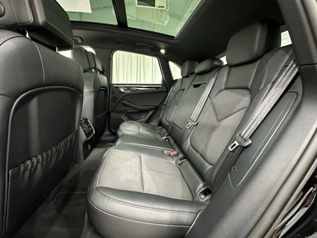 2024 Porsche Macan Newark DE