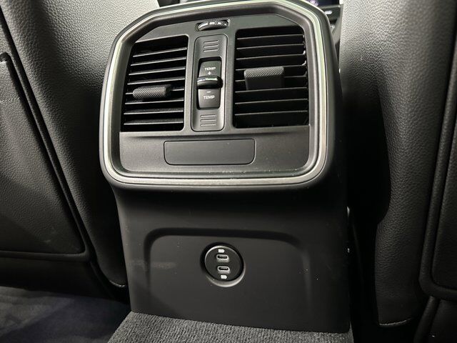 2024 Porsche Macan Newark DE