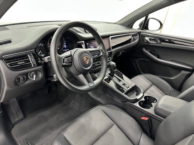 2024 Porsche Macan Newark DE