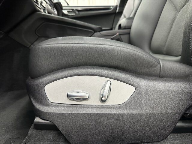 2024 Porsche Macan Newark DE