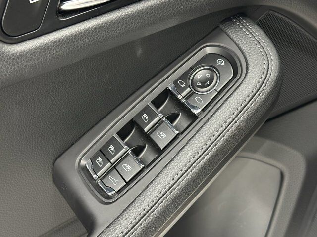 2024 Porsche Macan Newark DE
