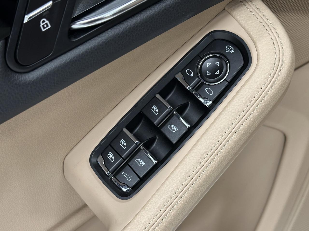 2024 Porsche Macan Newark DE