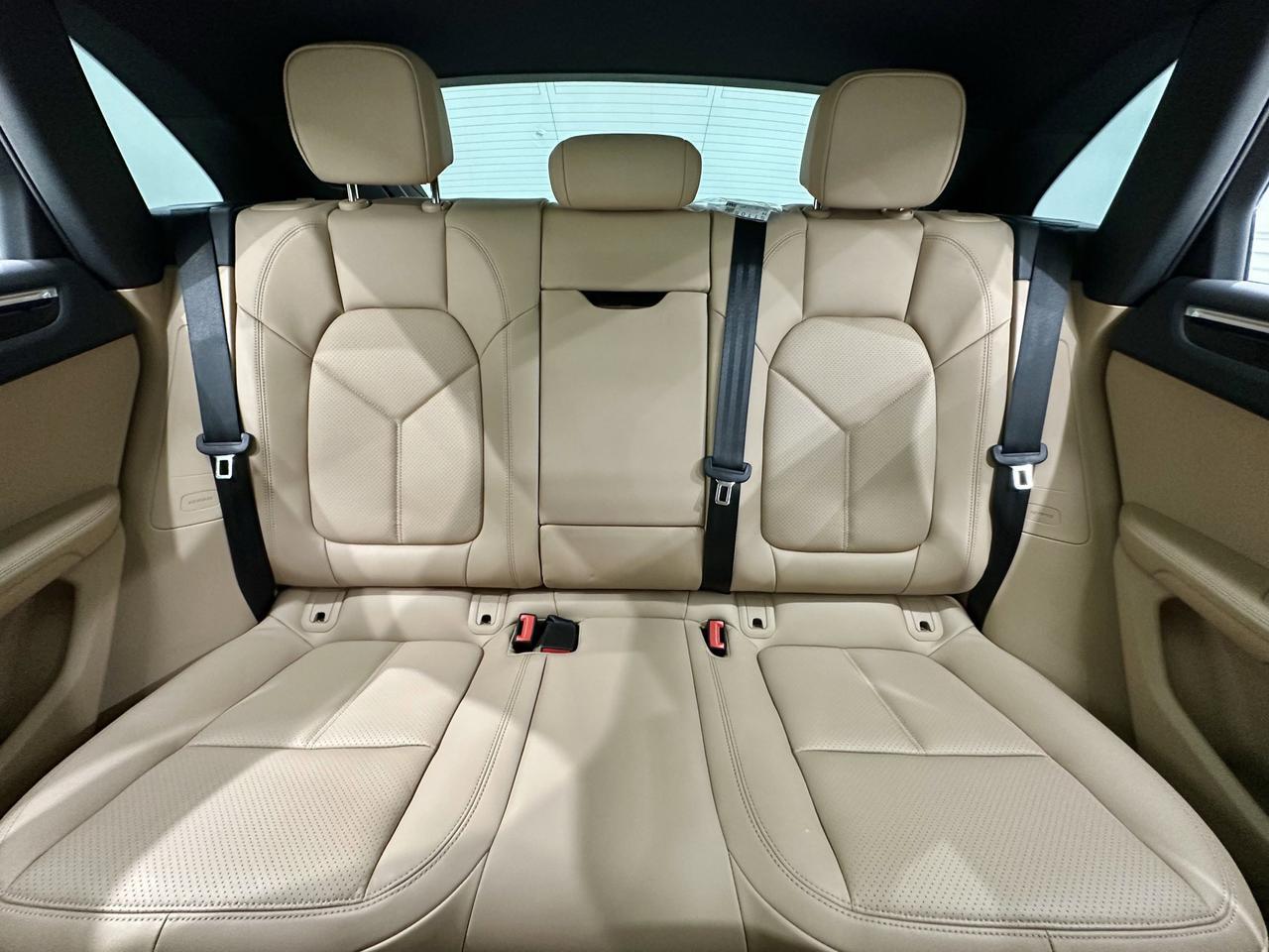 2024 Porsche Macan Newark DE