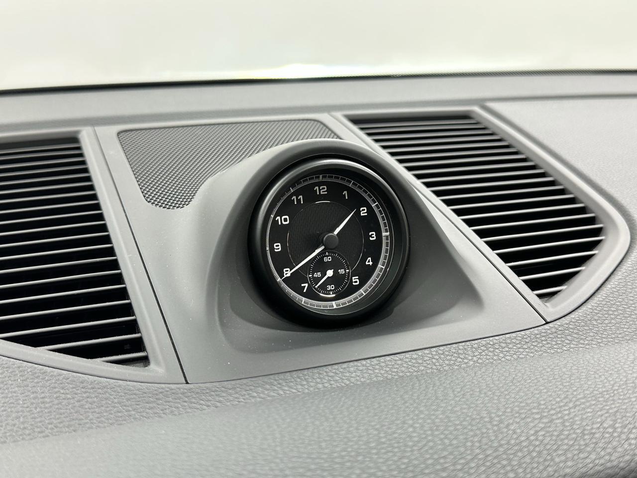 2024 Porsche Macan Newark DE