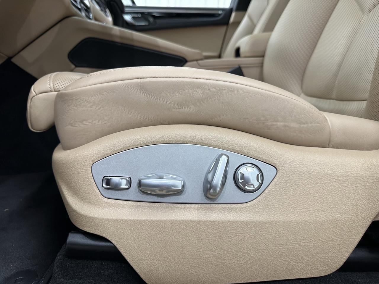 2024 Porsche Macan Newark DE