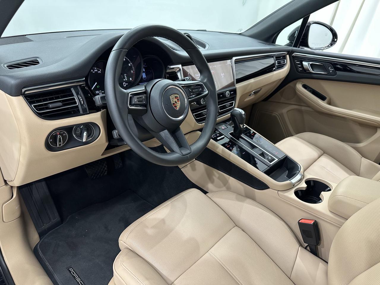 2024 Porsche Macan Newark DE