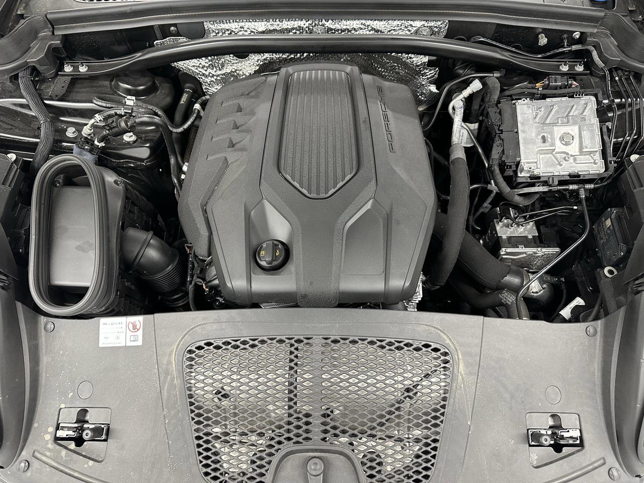 2024 Porsche Macan Newark DE