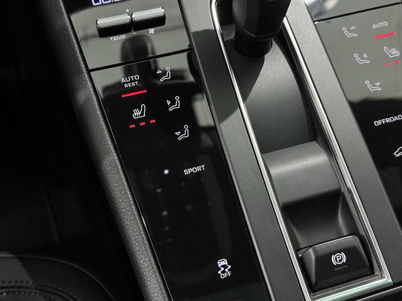 2024 Porsche Macan Newark DE