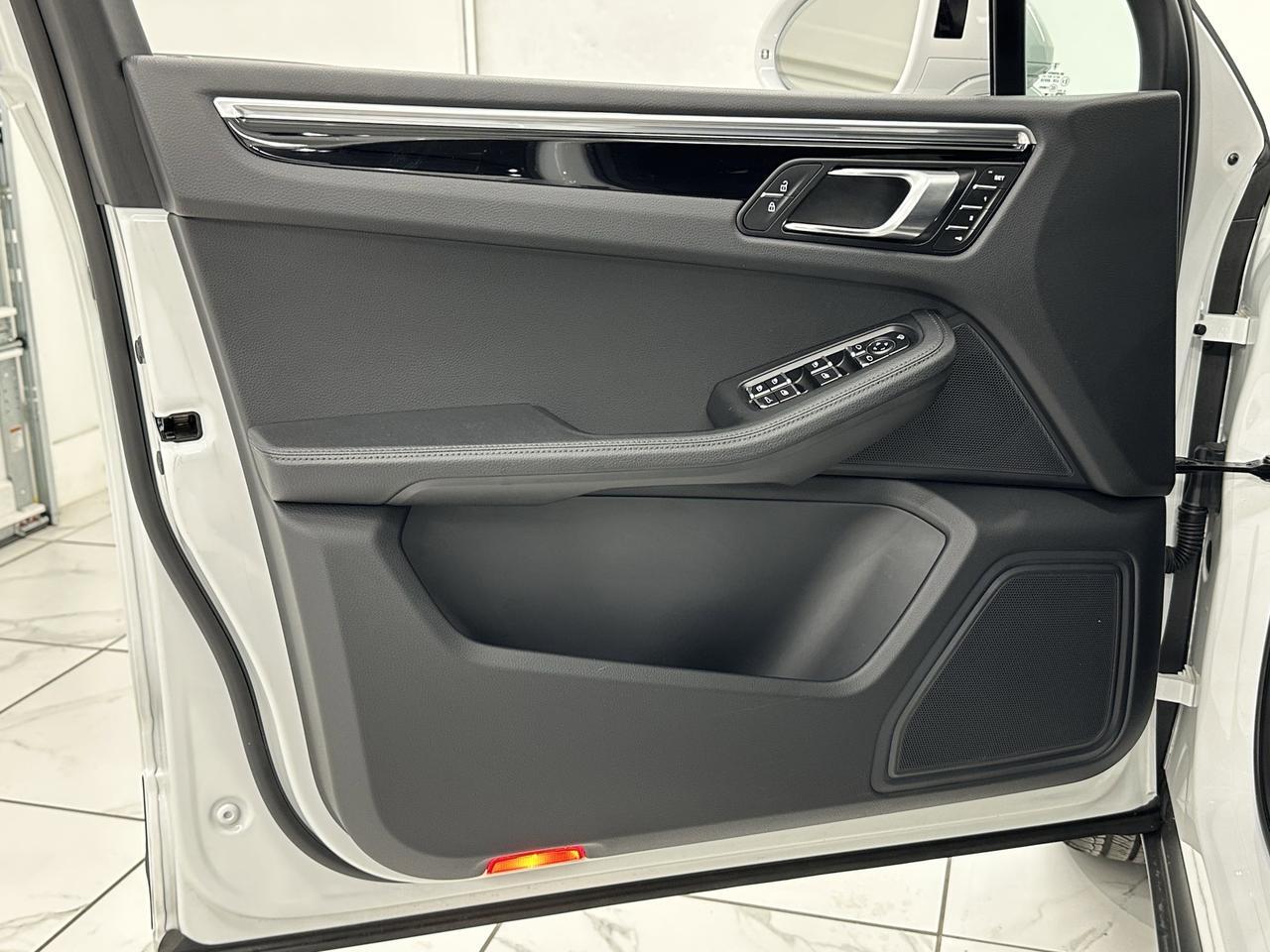 2024 Porsche Macan Newark DE