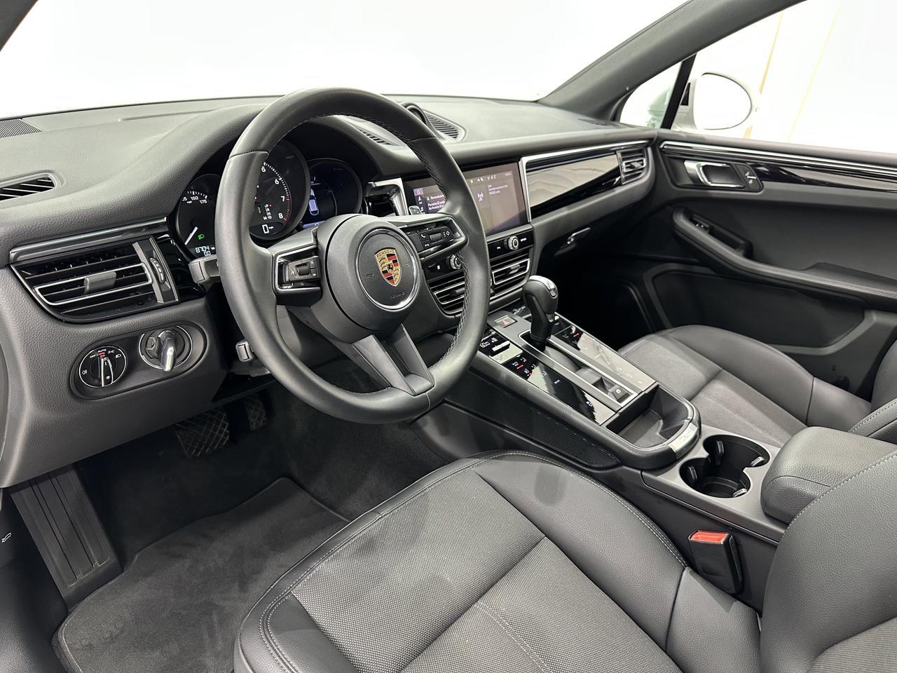 2024 Porsche Macan Newark DE