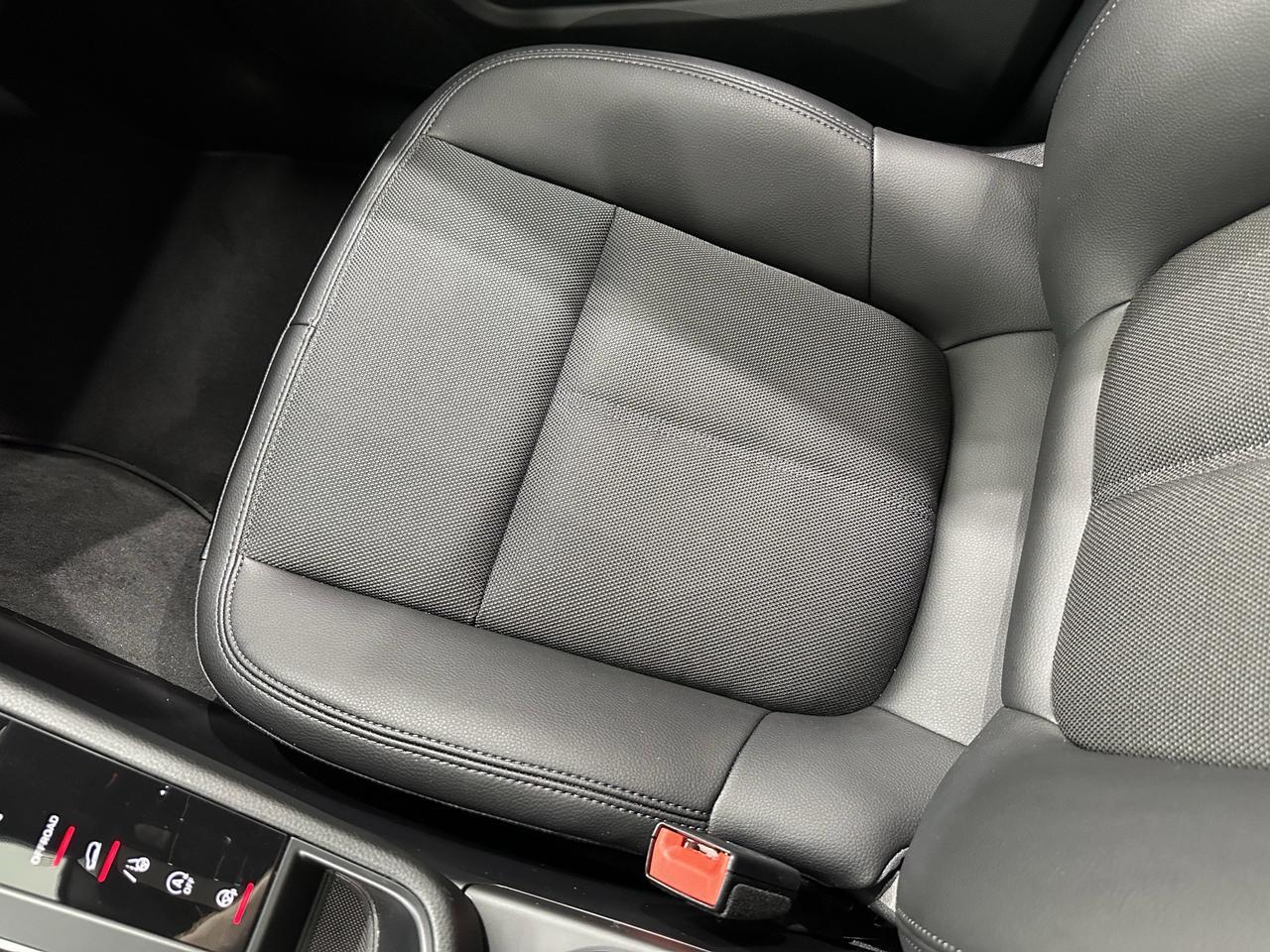 2024 Porsche Macan Newark DE