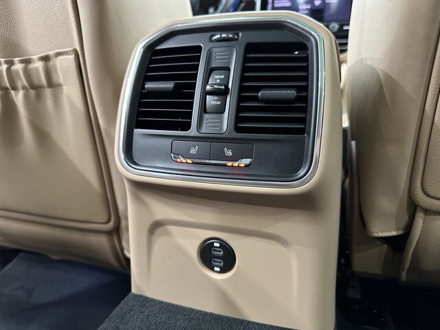 2024 Porsche Macan Newark DE