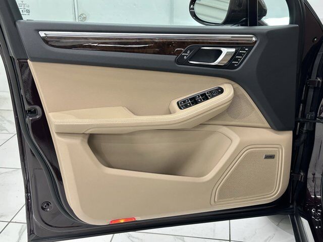 2024 Porsche Macan Newark DE