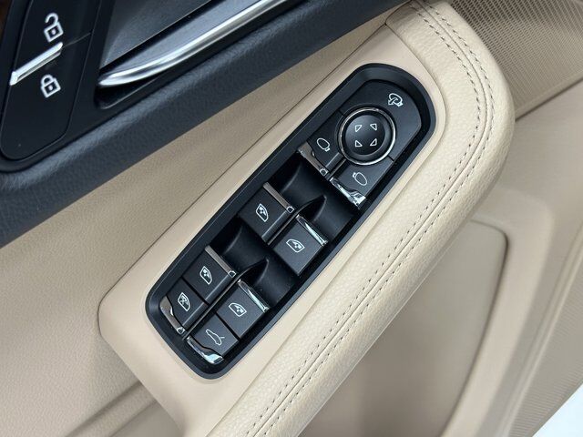 2024 Porsche Macan Newark DE
