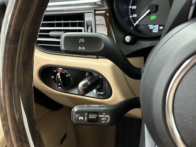 2024 Porsche Macan Newark DE