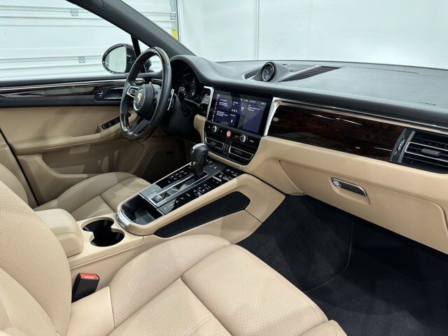 2024 Porsche Macan Newark DE