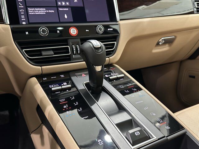 2024 Porsche Macan Newark DE