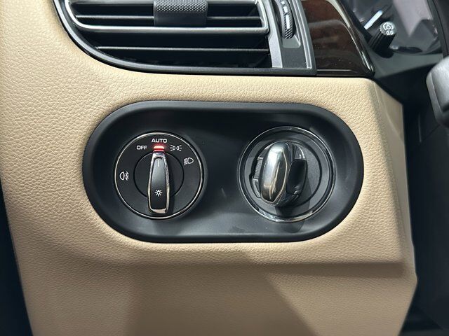 2024 Porsche Macan Newark DE