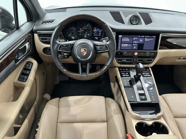 2024 Porsche Macan Newark DE