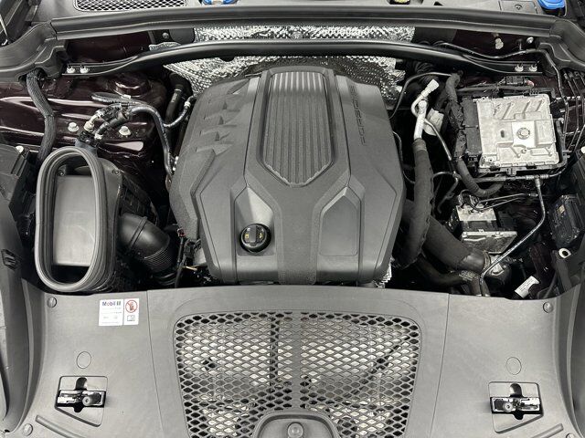 2024 Porsche Macan Newark DE