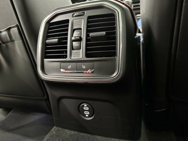 2024 Porsche Macan Newark DE