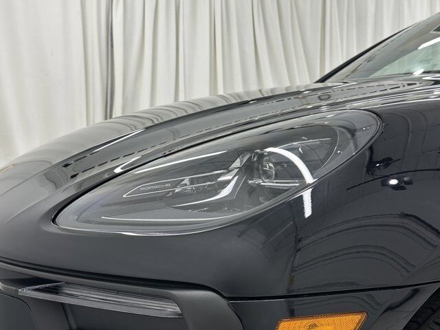 2024 Porsche Macan Newark DE