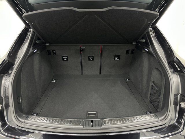 2024 Porsche Macan Newark DE