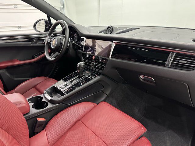 2024 Porsche Macan Newark DE