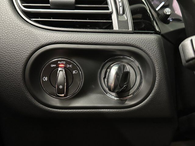 2024 Porsche Macan Newark DE