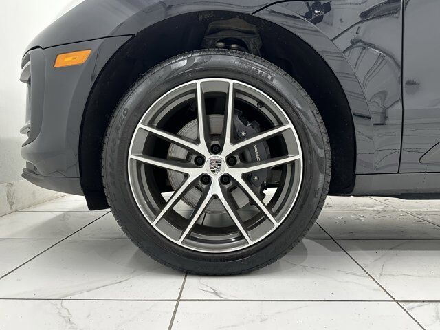 2024 Porsche Macan Newark DE