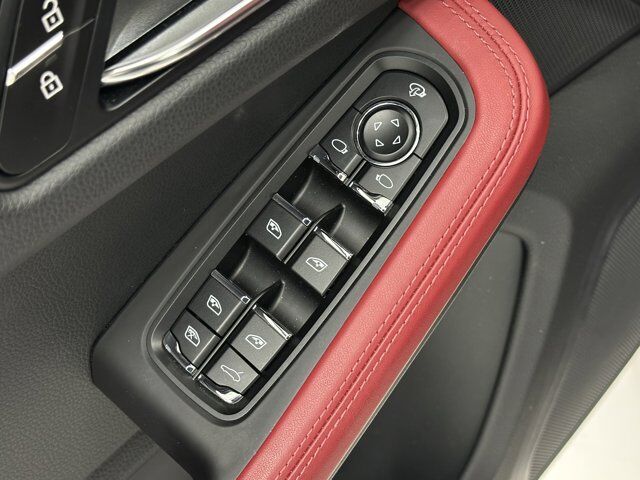 2024 Porsche Macan Newark DE