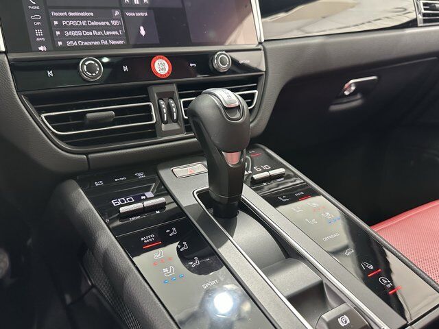2024 Porsche Macan Newark DE
