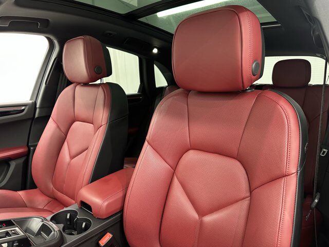 2024 Porsche Macan Newark DE